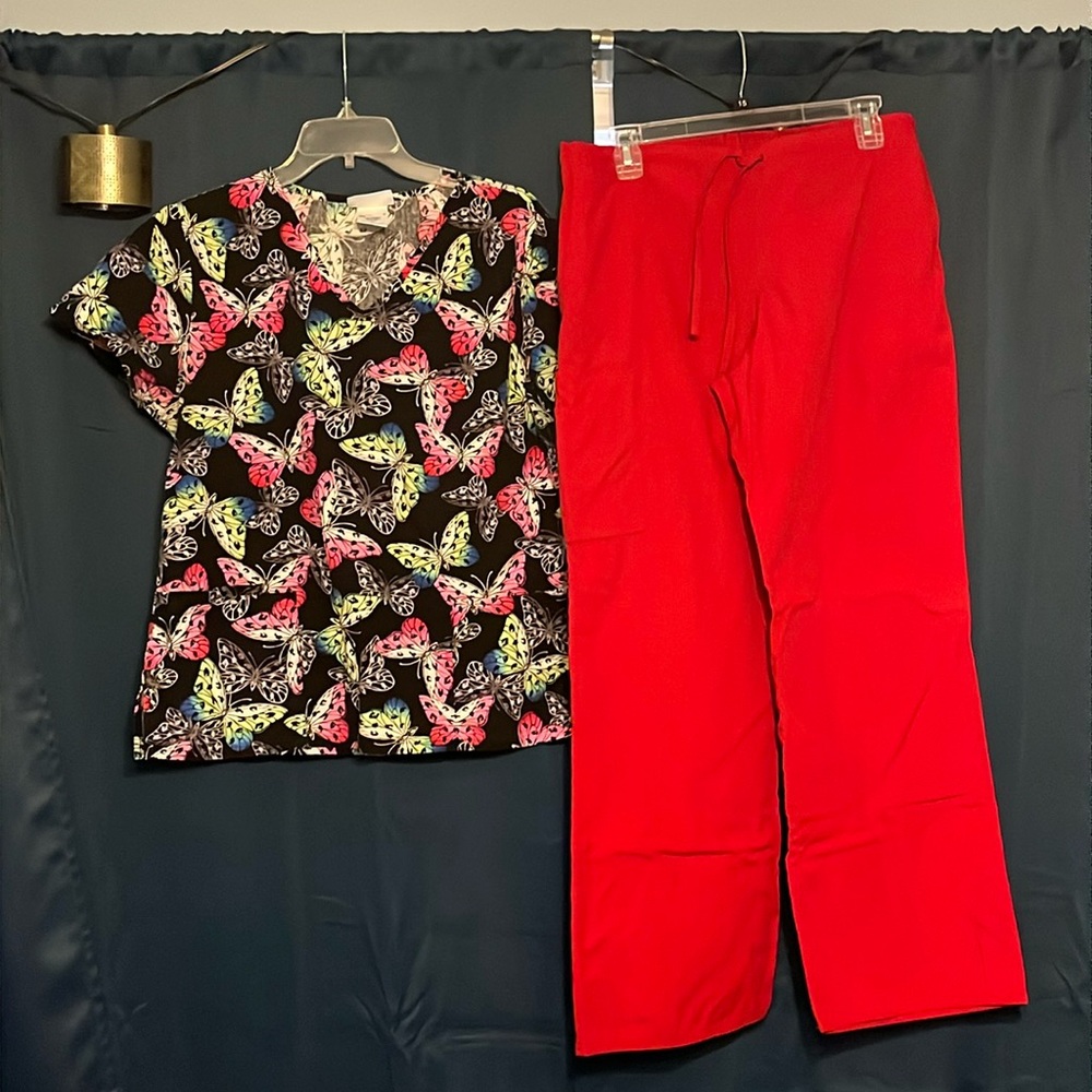Scrub set
